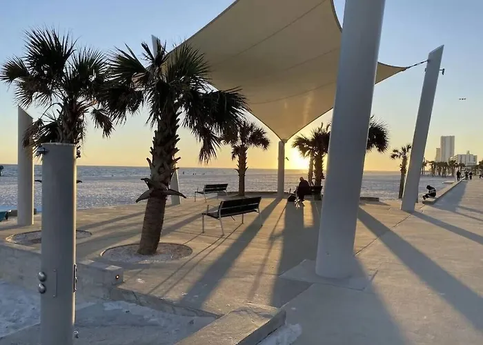 Sandy Fox- Walk To Beach, Private Pool, Sleeps 26 *