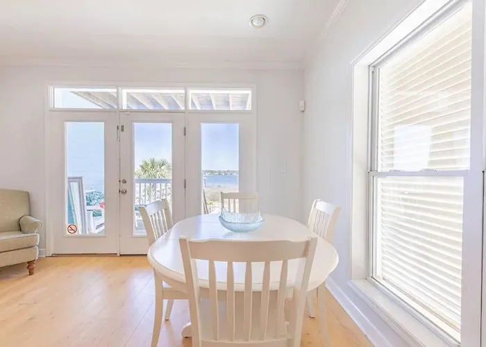 Villa Sandy Fox- Walk To Beach, Private Pool, Sleeps 26 *