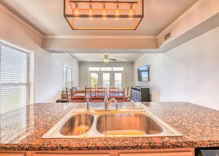 Villa Sandy Fox- Walk To Beach, Private Pool, Sleeps 26 Gulf Shores
