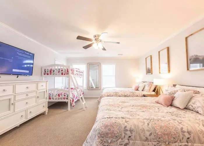 Villa Sandy Fox- Walk To Beach, Private Pool, Sleeps 26