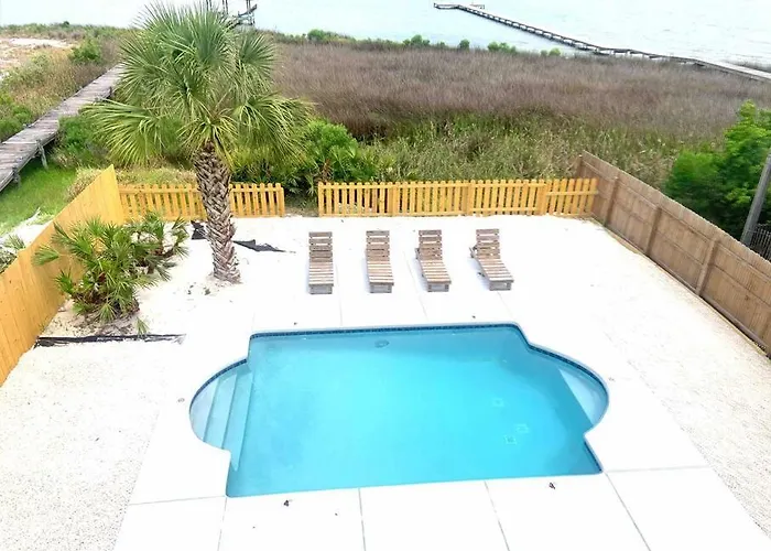 Sandy Fox- Walk To Beach, Private Pool, Sleeps 26